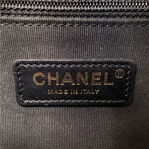 CHANEL Black Caviar Boy Bag with Aged Gold Chain and microchip - Picture 7 of 10